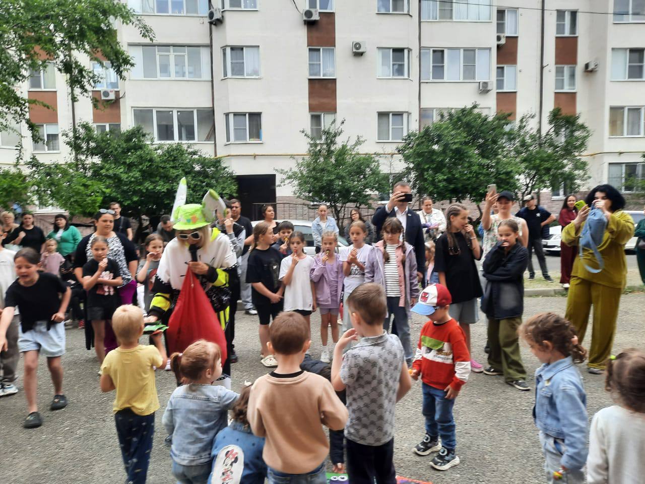 В Невинномысске отметили День защиты детей.