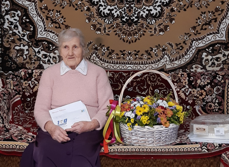 Глава Невинномысска поздравил с юбилеем городскую долгожительницу. Глава Невинномысска поздравил с юбилеем городскую долгожительницу.